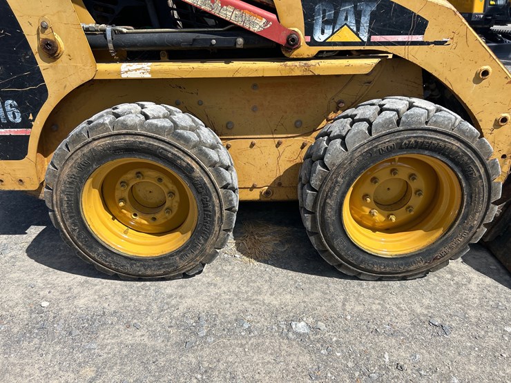 caterpillar-216-image-7