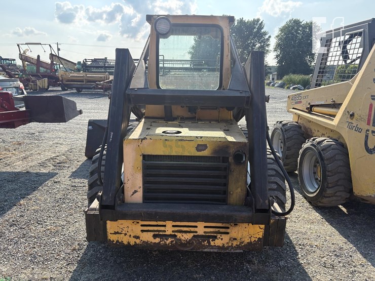new-holland-l553-image-11