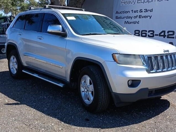 2012-jeep-grand-cherokee-image-2