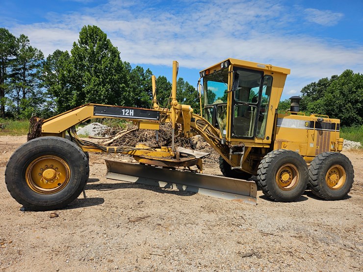 2002-caterpillar-12h-image-6