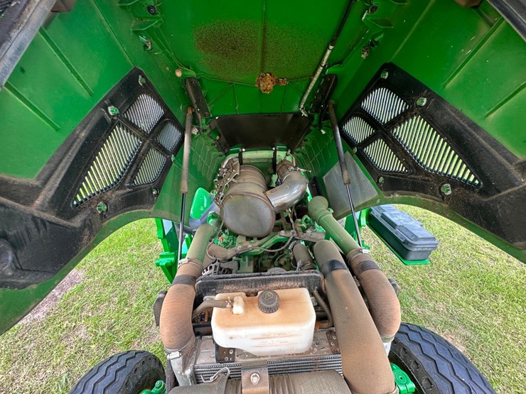 2021-john-deere-5045e-image-27