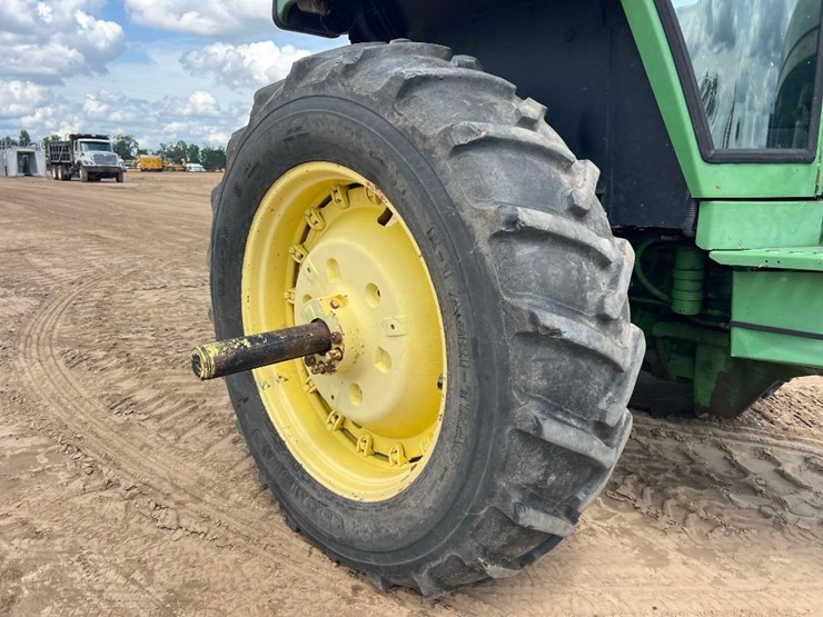 john-deere-4440-image-19