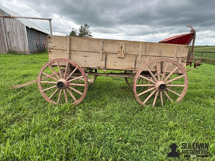 mccormick-deering-triple-box-endgate-seeder-image-8