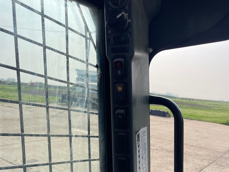 new-holland-c238-image-51