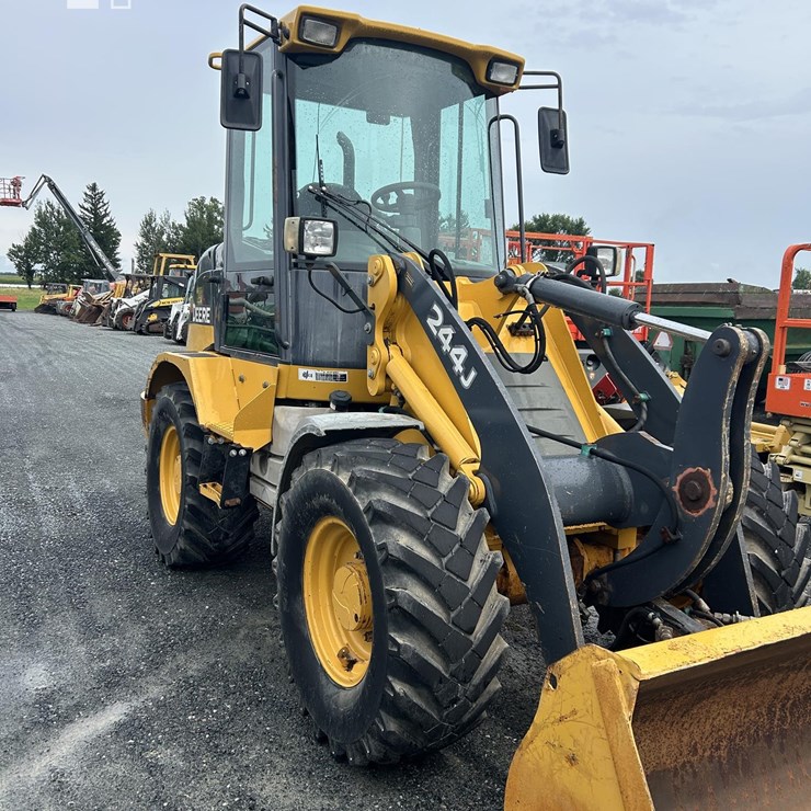 2006 DEERE 244J