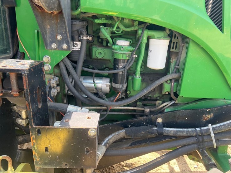john-deere-6105d-image-21