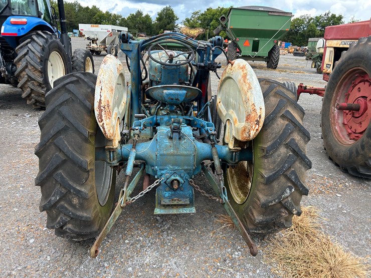 ford-4000-image-6