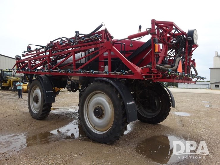 2011-case-ih-patriot-4420-image-31
