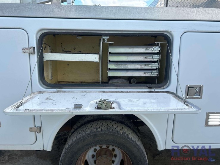 2013-ford-f450-image-32