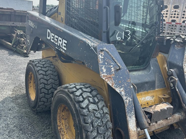 2012-deere-326d-image-7