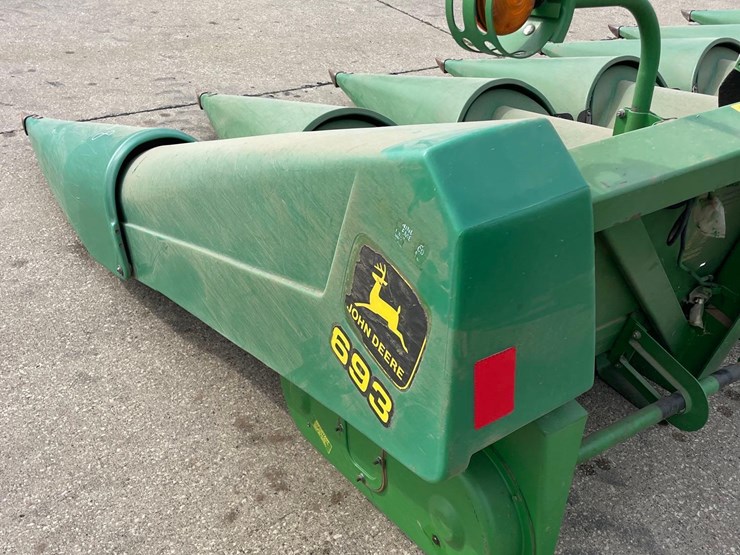 john-deere-693-image-26
