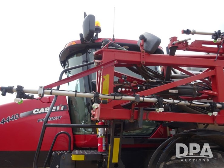 2015-case-ih-patriot-4440-image-77
