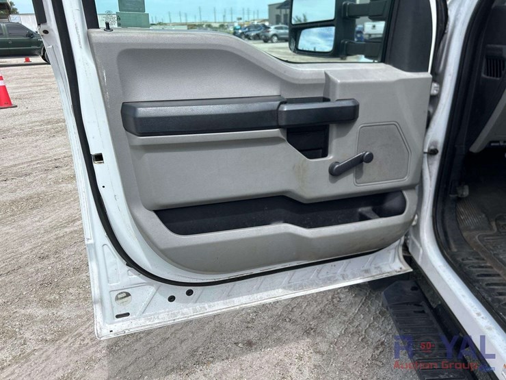 2017-ford-f450-image-11