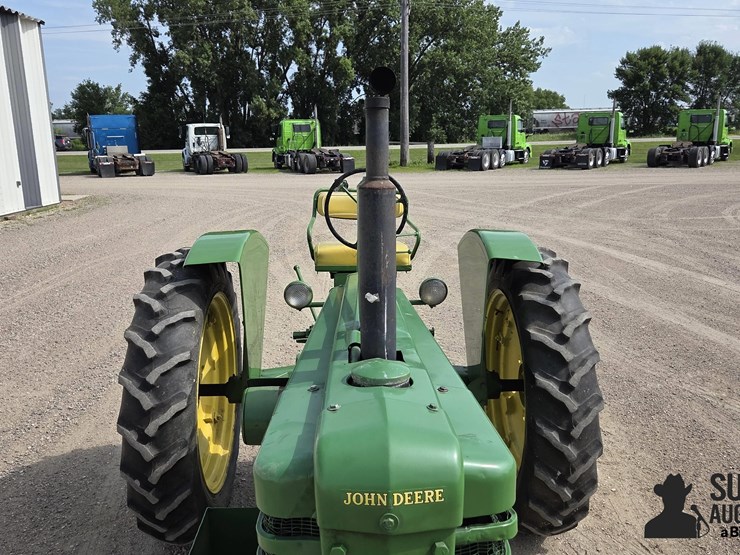 john-deere-b-image-15
