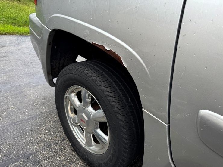 2004-gmc-envoy-image-14