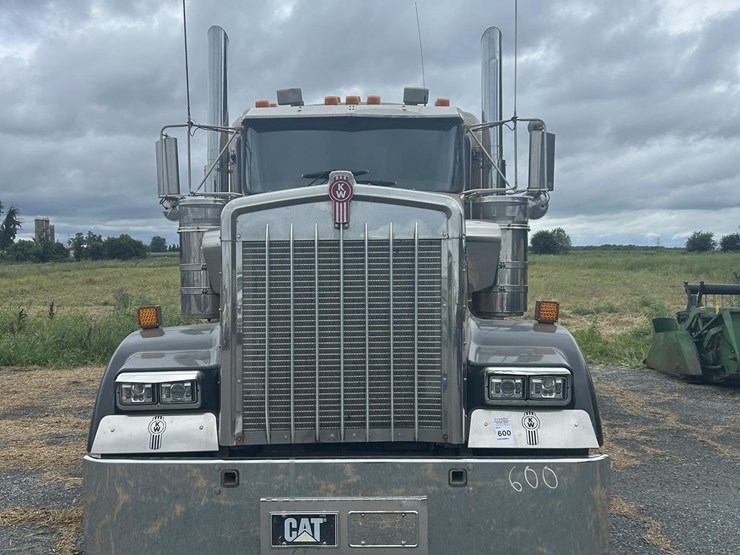 2006-kenworth-w900l-image-4