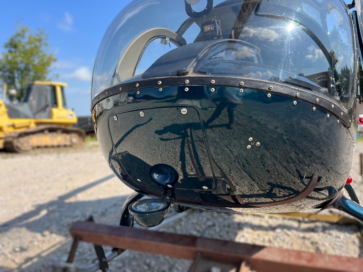rotorway-exec-162f-helicopter-with-custom-enclosed-trailer-image-32
