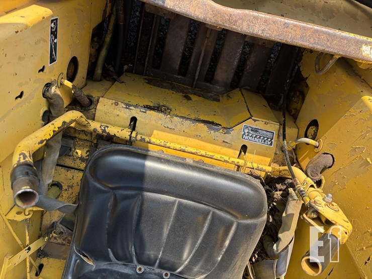 new-holland-l553-image-4