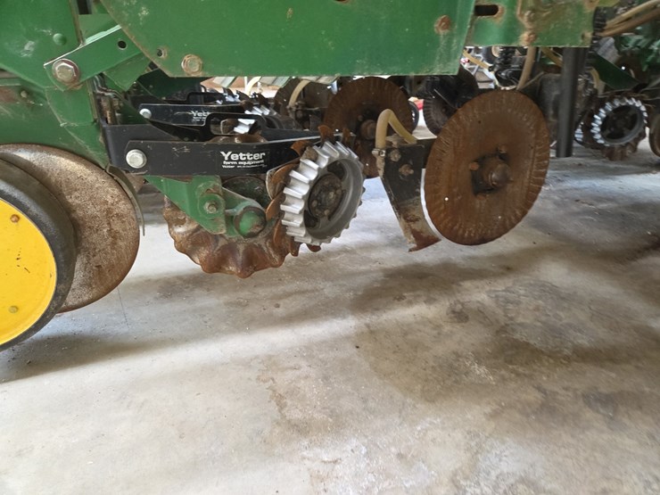 john-deere-7200-image-19