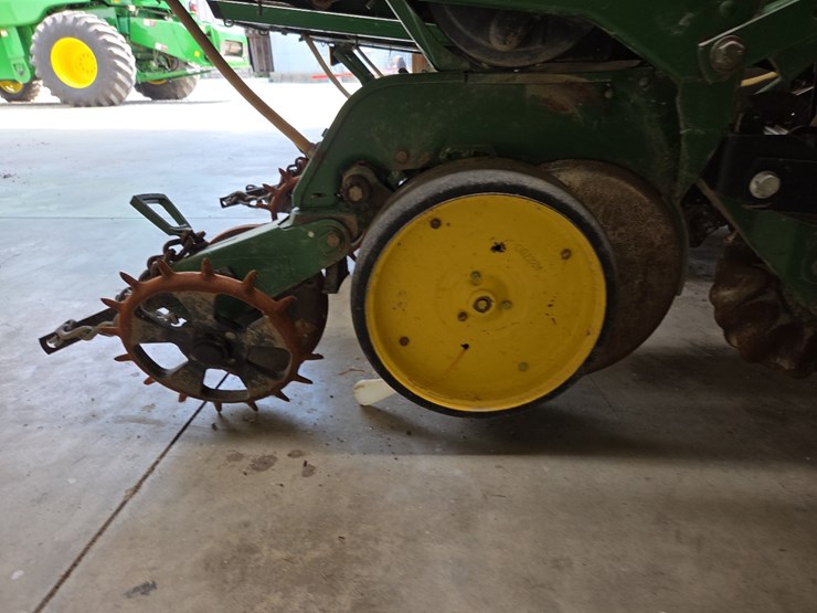 john-deere-7200-image-18