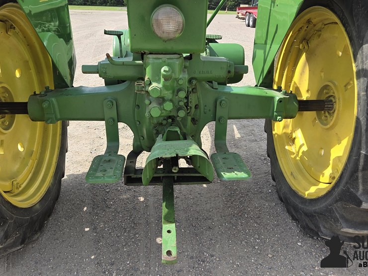 john-deere-b-image-11