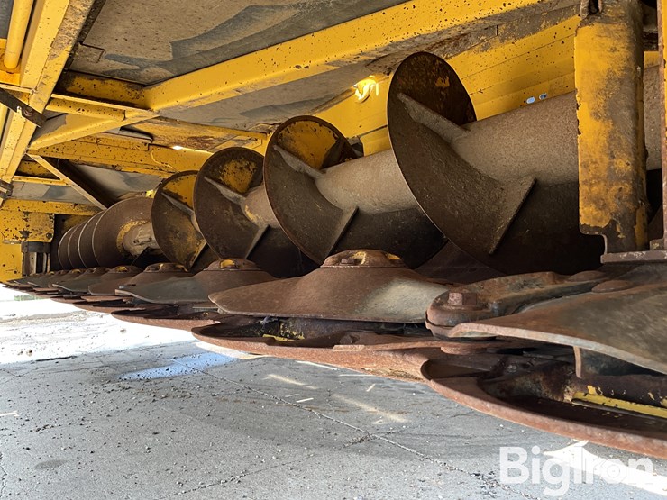 2019-new-holland-speedrower-260-image-11