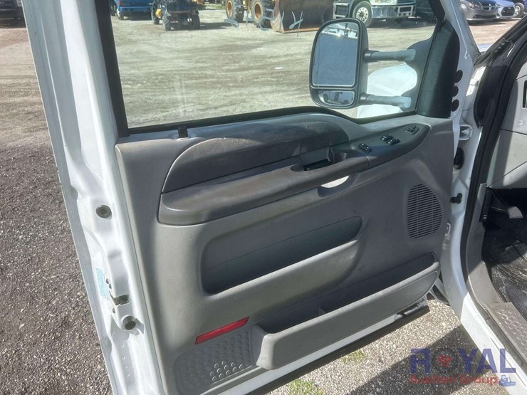2004-ford-f350-image-13