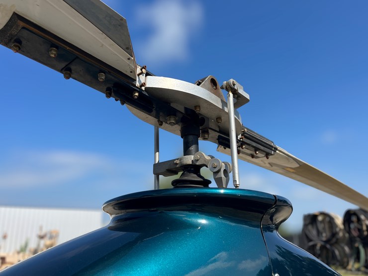 rotorway-exec-162f-helicopter-with-custom-enclosed-trailer-image-15
