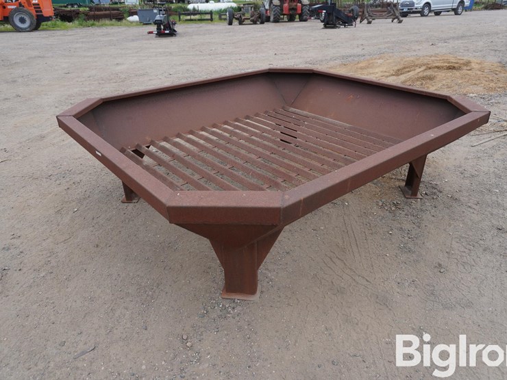 7'x8'x28"-tall-hay-feeder-image-5