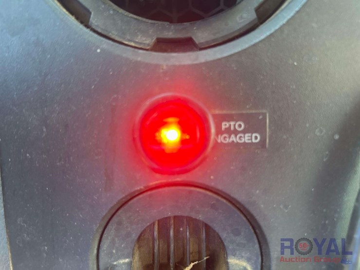 2013-ford-f550-image-17