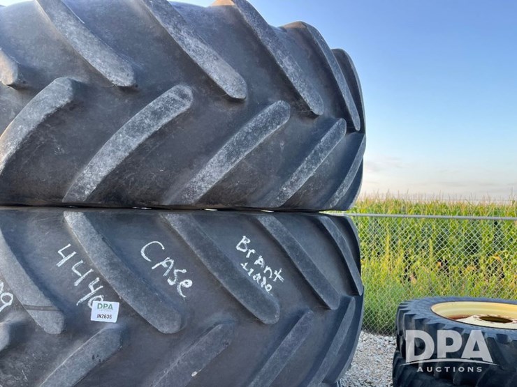 (4)-michelin-flotation-tires/rims-(jn2636,-unit-460909)-image-4