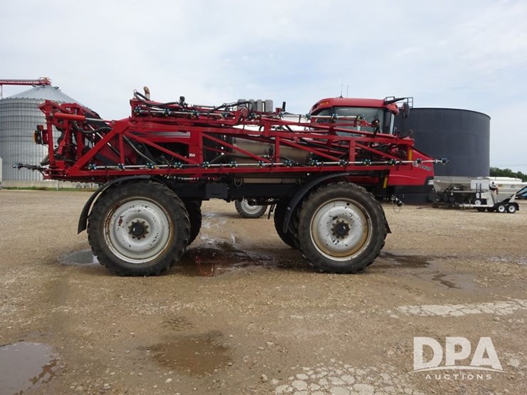 2011-case-ih-patriot-4420-image-16