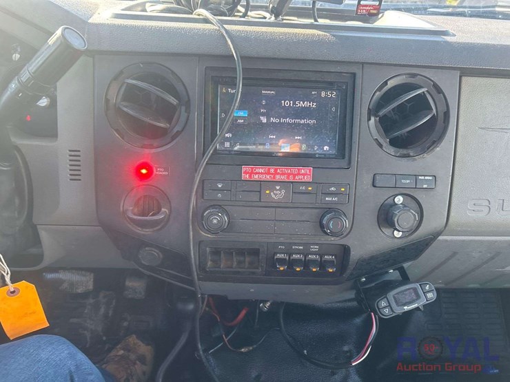 2013-ford-f550-image-13