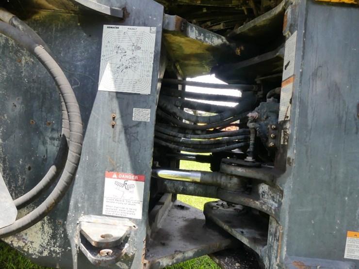 komatsu-wa380-1-image-8