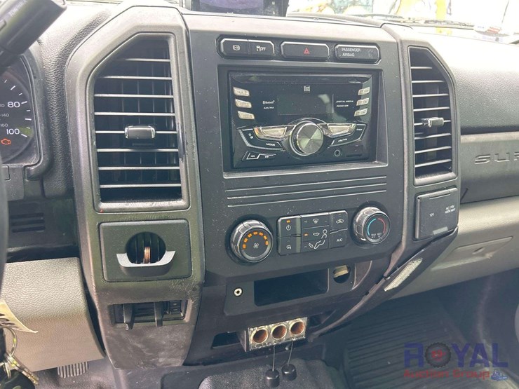 2017-ford-f550-image-17