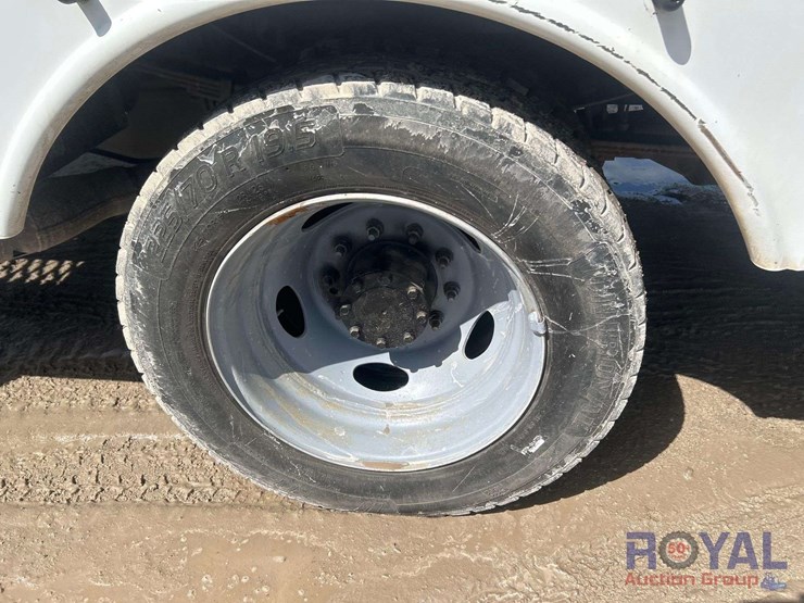 2014-ford-f550-image-41