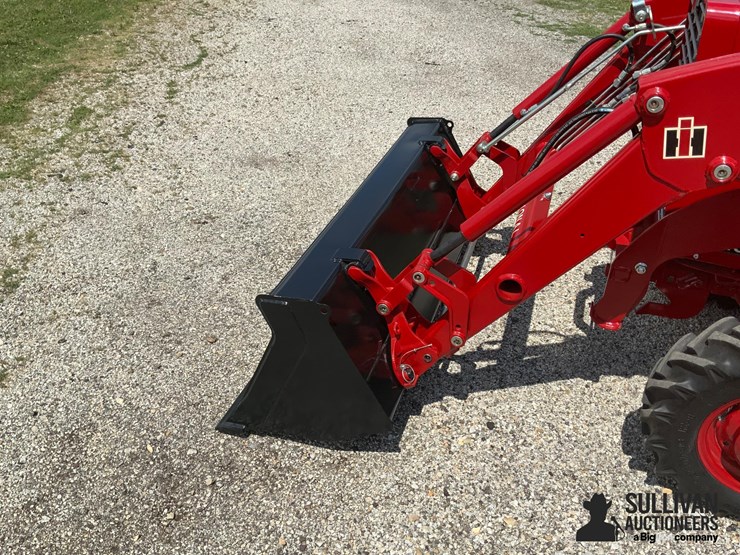 2023-international-farmall-1456-compact-utility-tractor-w/-loader-image-11