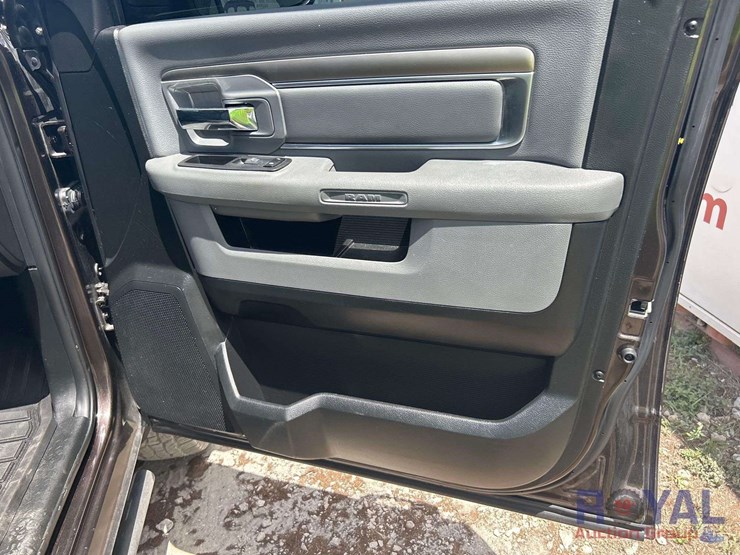 2017-dodge-ram-1500-image-27