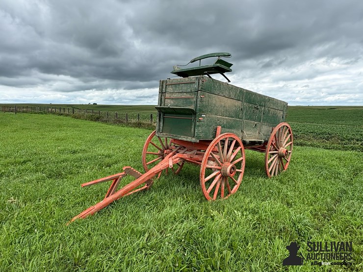 triple-box-wooden-wheel-wagon-image-1