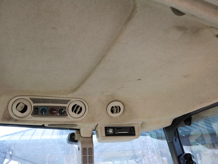 john-deere-6105e-image-18