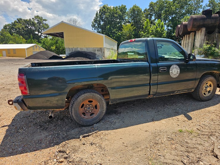 2004-chevrolet-silverado-image-14