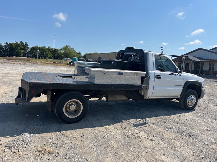 2006-gmc-3500-image-5