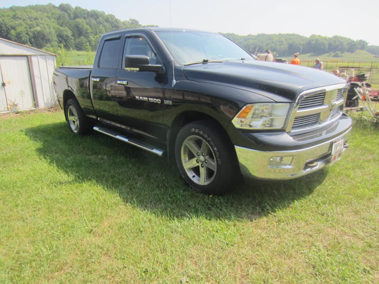 2011-dodge-ram-1500-image-3
