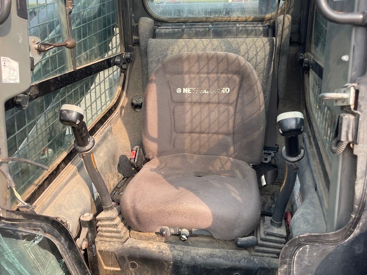 new-holland-c238-image-38