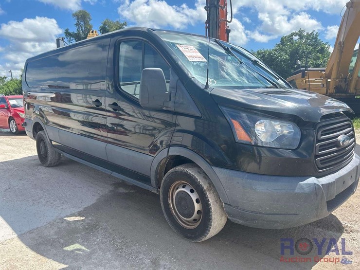 2015-ford-transit-image-2