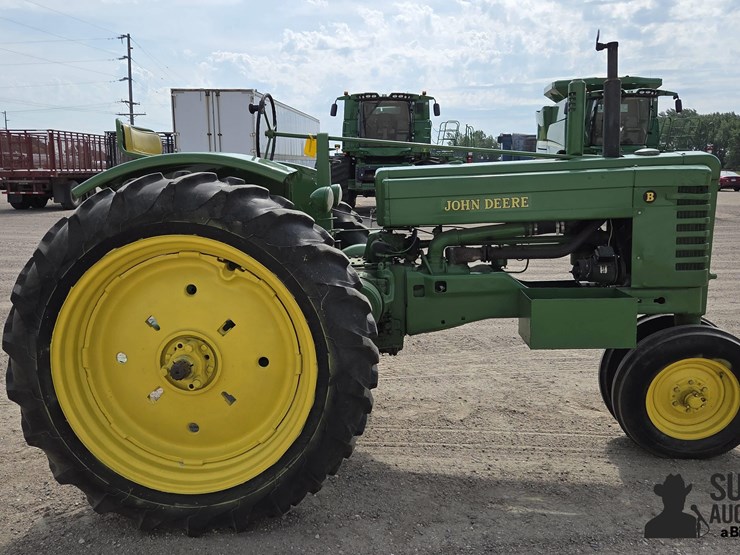 john-deere-b-image-4