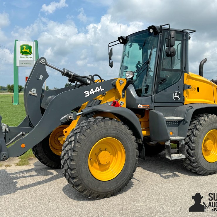 2019 DEERE 344L