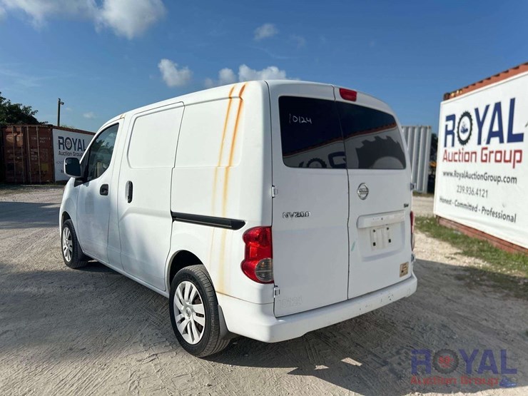 2016-nissan-nv200-image-4