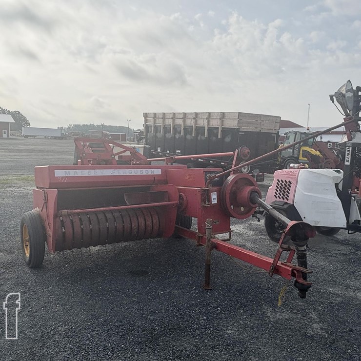 MASSEY-FERGUSON 12