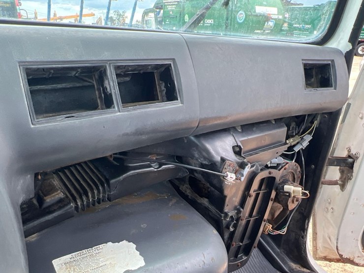 1995-ford-l8000-image-25